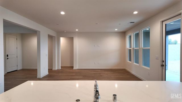 7300 Cryosphere Street, Bakersfield, CA 93311