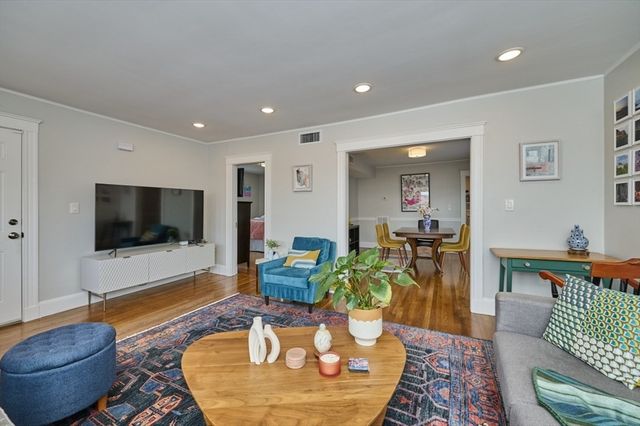 46 Forest Hills St 3, Boston, MA 02130