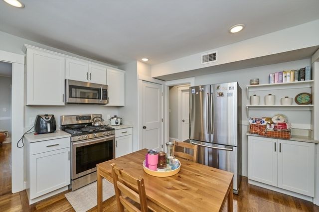 46 Forest Hills St 3, Boston, MA 02130