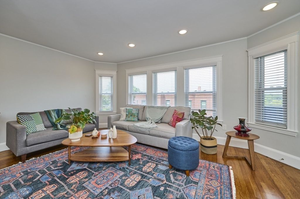 46 Forest Hills St 3, Boston, MA 02130