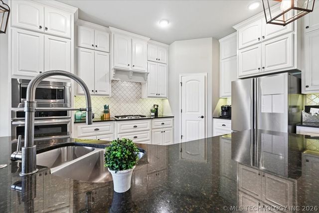 2401 Ryder Drive, Yukon, OK 73099