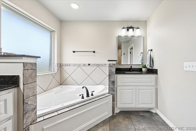 2401 Ryder Drive, Yukon, OK 73099