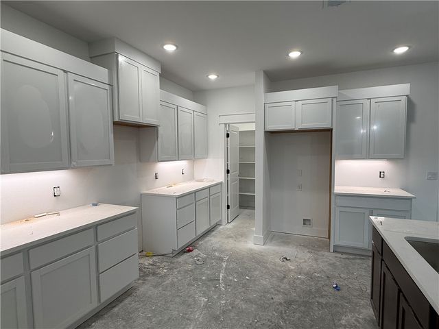 172 N Panther Avenue, Farmington, AR 72730