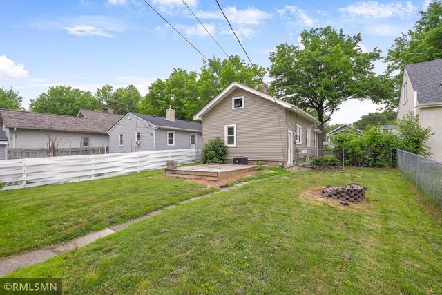 1868 Hawthorne Avenue E, Saint Paul, MN 55119
