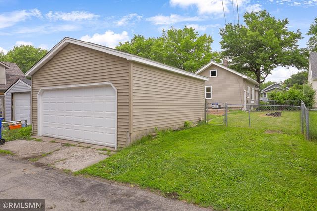 1868 Hawthorne Avenue E, Saint Paul, MN 55119