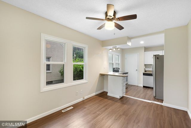 1868 Hawthorne Avenue E, Saint Paul, MN 55119