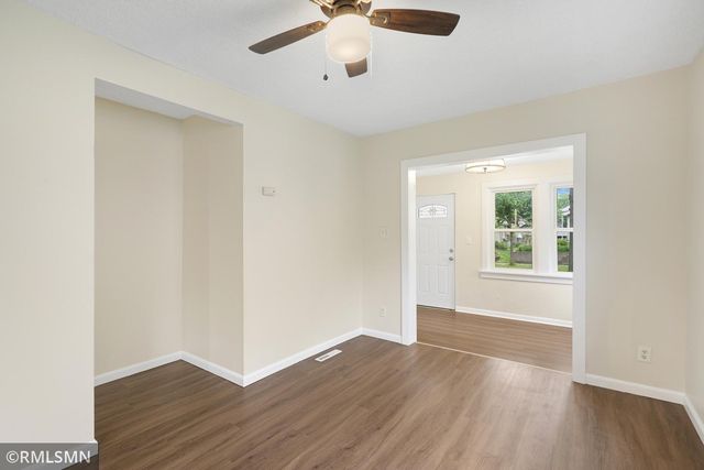 1868 Hawthorne Avenue E, Saint Paul, MN 55119