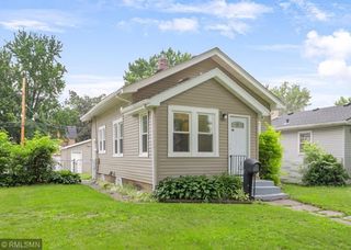 1868 Hawthorne Avenue E, Saint Paul, MN 55119