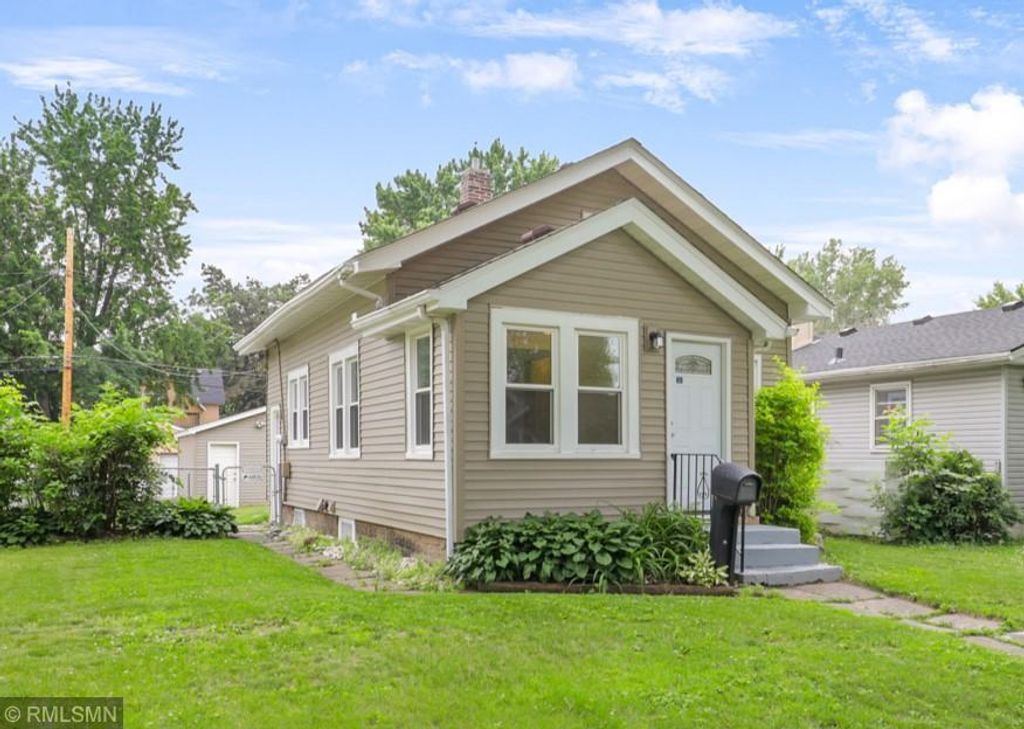 1868 Hawthorne Avenue E, Saint Paul, MN 55119