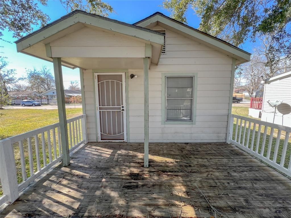 1600 Ash Street, Baytown, TX 77520