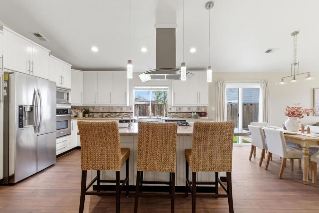 Image 10 of property listing at 810 Capitola Drive, Hollister, CA 95023