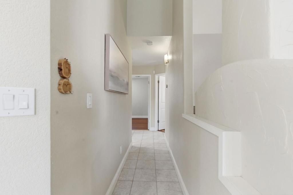 Image 15 of property listing at 810 Capitola Drive, Hollister, CA 95023