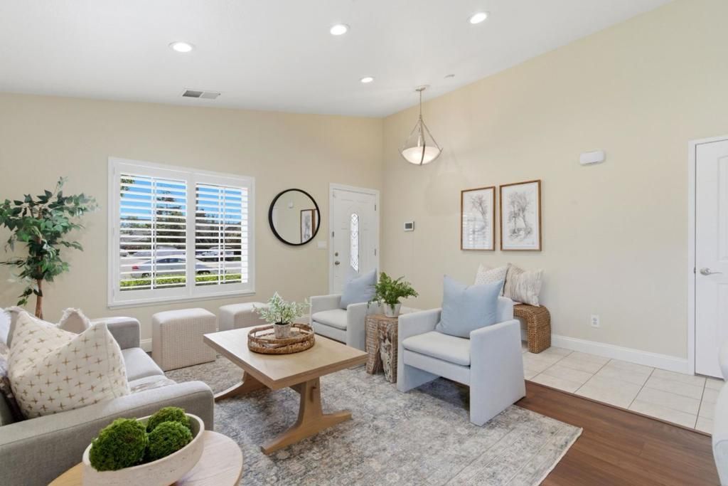 Image 6 of property listing at 810 Capitola Drive, Hollister, CA 95023