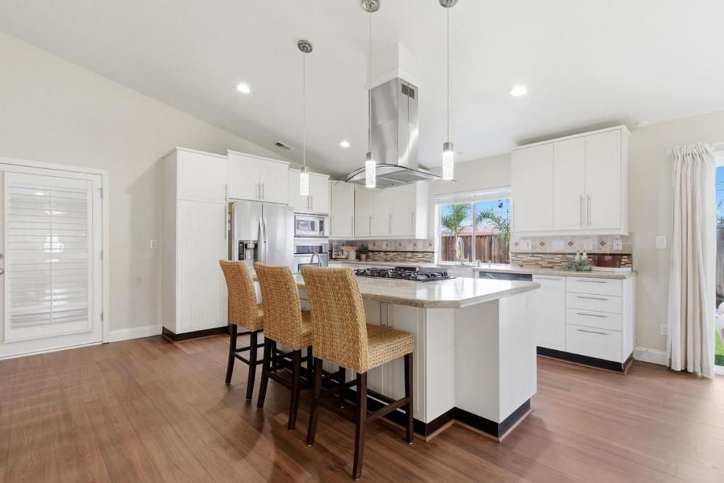 Image 9 of property listing at 810 Capitola Drive, Hollister, CA 95023