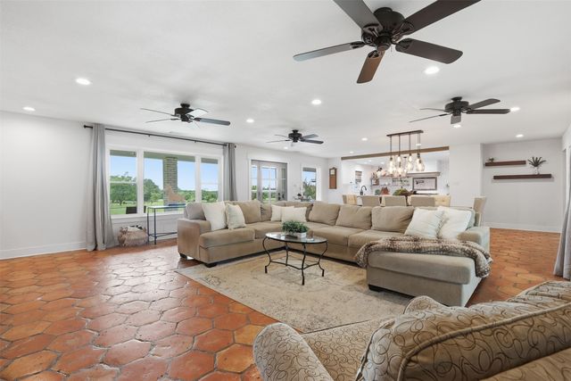 7773 County Road 1200, Grandview, TX 76050
