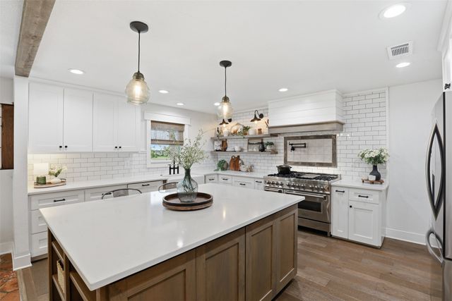 7773 County Road 1200, Grandview, TX 76050