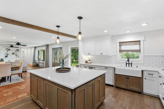 7773 County Road 1200, Grandview, TX 76050