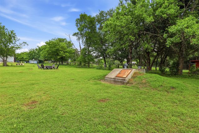7773 County Road 1200, Grandview, TX 76050