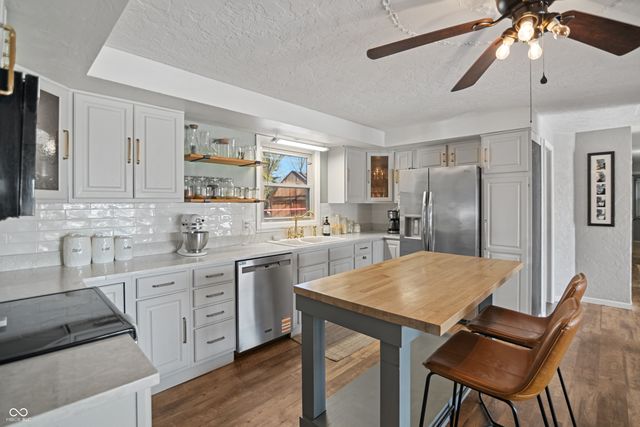 102 E Hillsboro Drive, Pendleton, IN 46064