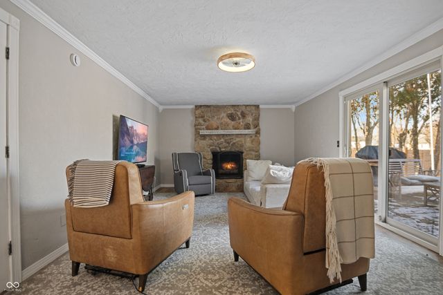 102 E Hillsboro Drive, Pendleton, IN 46064