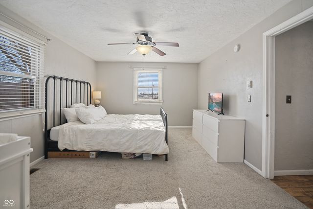 102 E Hillsboro Drive, Pendleton, IN 46064