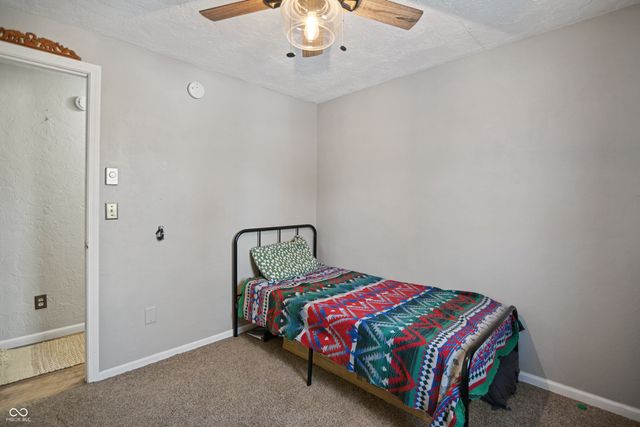 102 E Hillsboro Drive, Pendleton, IN 46064