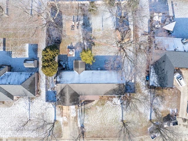 102 E Hillsboro Drive, Pendleton, IN 46064