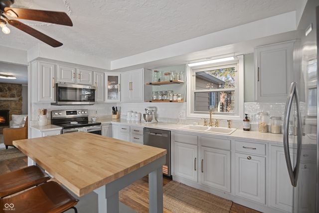 102 E Hillsboro Drive, Pendleton, IN 46064