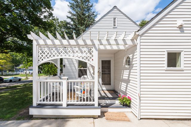1303 Prescott Avenue, Ann Arbor, MI 48103