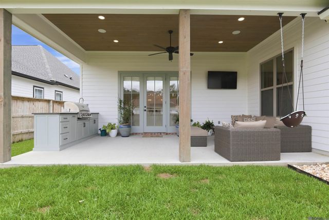 12856 Solemn Oaks Ave, Central, LA 70818
