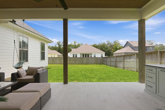12856 Solemn Oaks Ave, Central, LA 70818