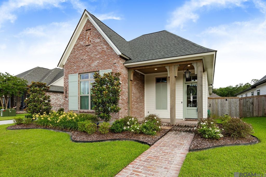 12856 Solemn Oaks Ave, Central, LA 70818