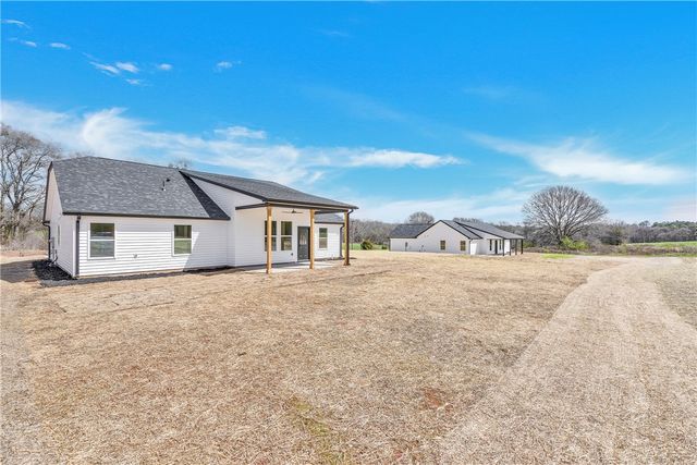 1620 Old Dobbins Bridge Road, Townville, SC 29689