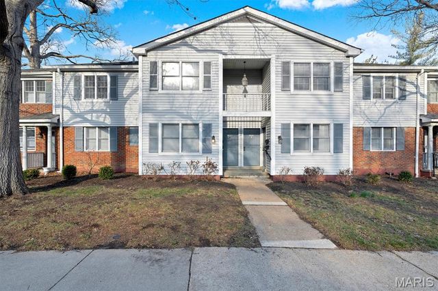 9043 W Swan Circle, Brentwood, MO 63144