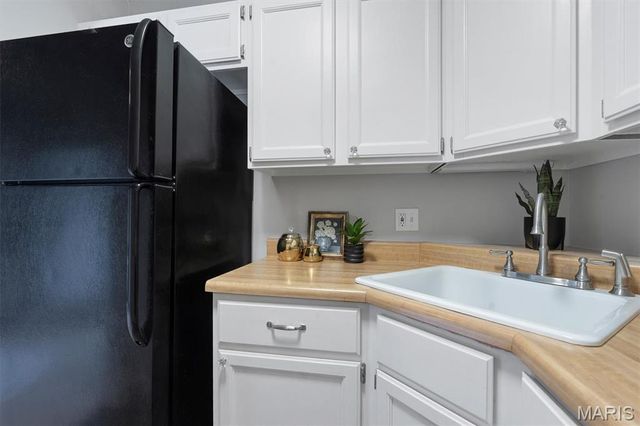 9043 W Swan Circle, Brentwood, MO 63144