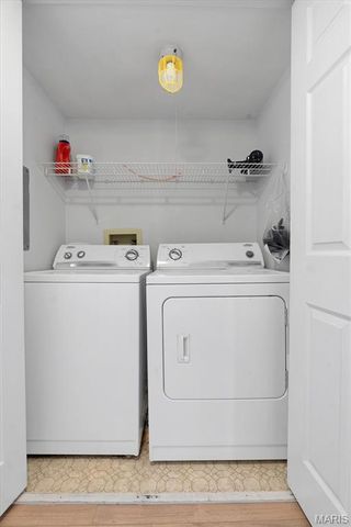 9043 W Swan Circle, Brentwood, MO 63144