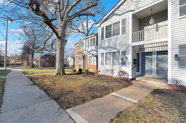 9043 W Swan Circle, Brentwood, MO 63144