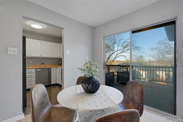 9043 W Swan Circle, Brentwood, MO 63144