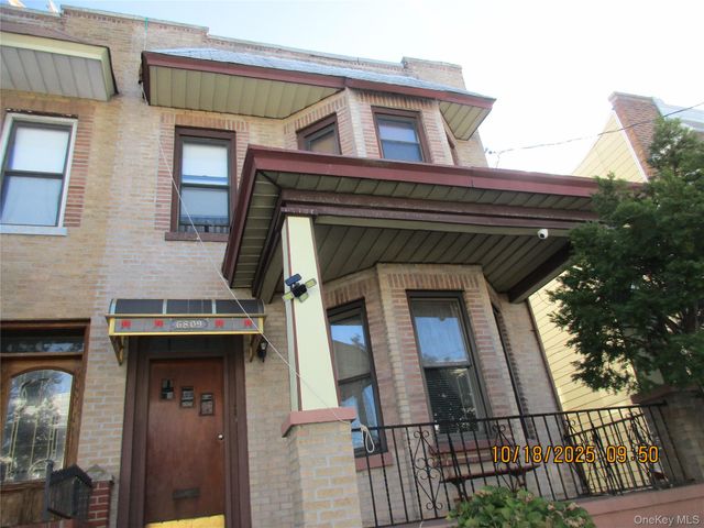 68-09 79 Street, Middle Village, NY 11379
