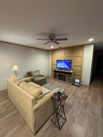 42 E Bluebottle Court, Defuniak Springs, FL 32433