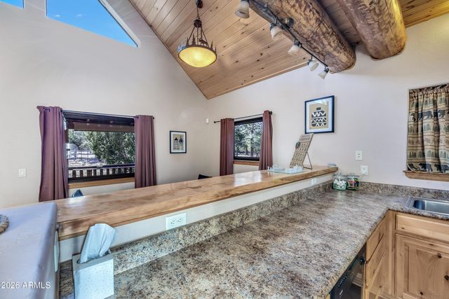 3028 MEARNS Lane, Overgaard, AZ 85933