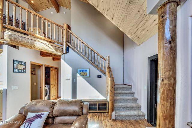 3028 MEARNS Lane, Overgaard, AZ 85933