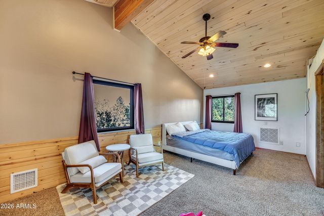 3028 MEARNS Lane, Overgaard, AZ 85933