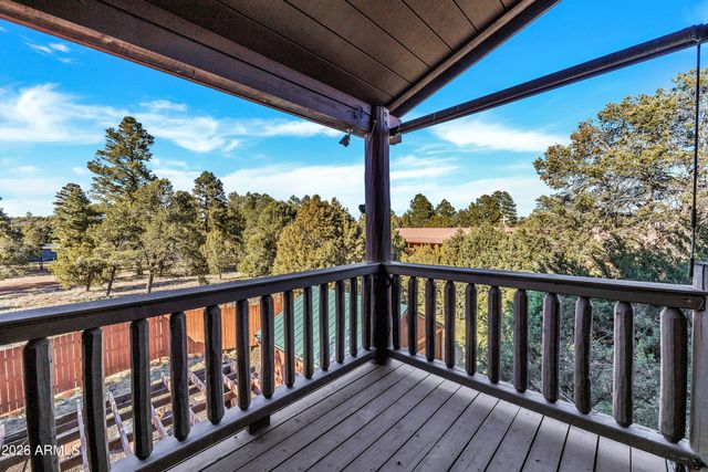 3028 MEARNS Lane, Overgaard, AZ 85933