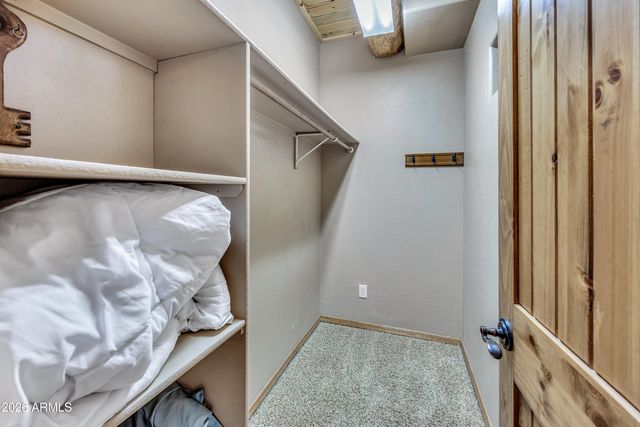 3028 MEARNS Lane, Overgaard, AZ 85933