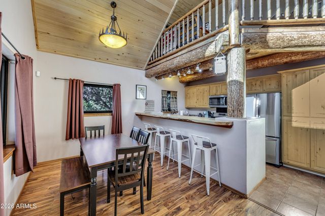 3028 MEARNS Lane, Overgaard, AZ 85933