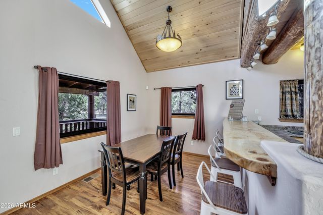 3028 MEARNS Lane, Overgaard, AZ 85933