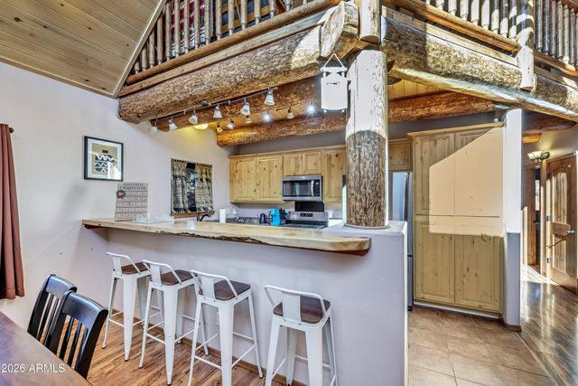 3028 MEARNS Lane, Overgaard, AZ 85933