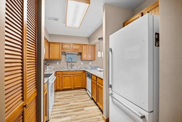 6813 Porcher Dr Apt 21, Myrtle Beach, SC 29572