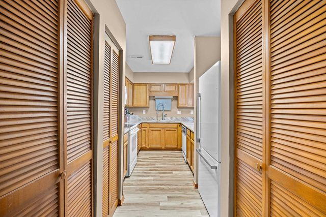 6813 Porcher Dr Apt 21, Myrtle Beach, SC 29572